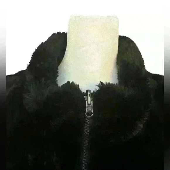 Nicole Miller Full Zip Reversible Faux Fur Vest Jacket. Size XXL. Similars $200 - Picture 9 of 11